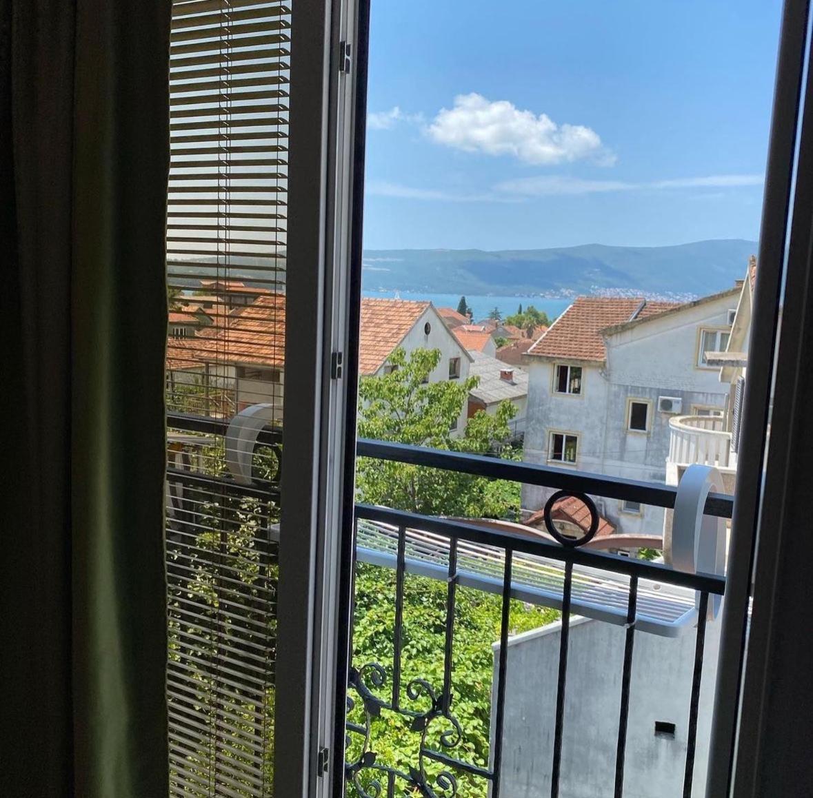 Apartments M&T Tivat Exterior photo